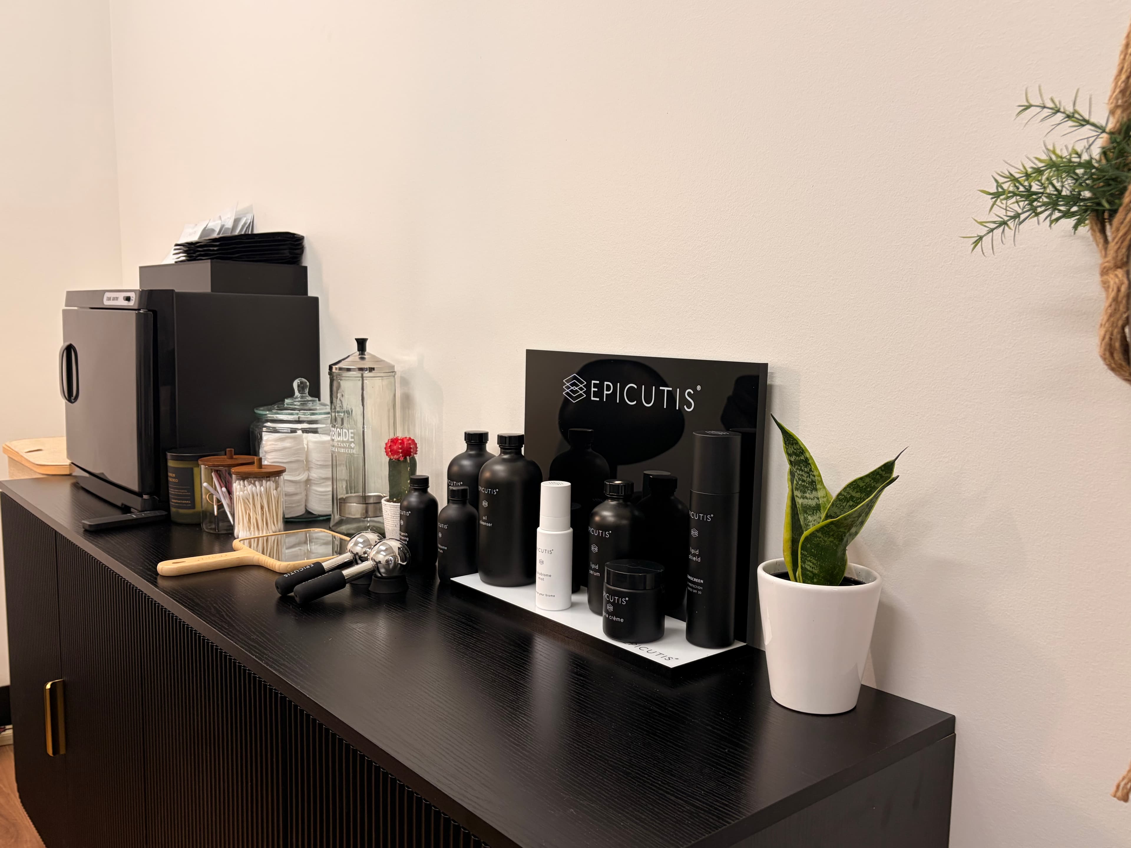 Epicutis skincare display at INFUDERM New Jersey